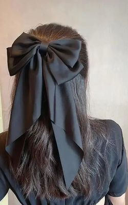 Black Bow Clip