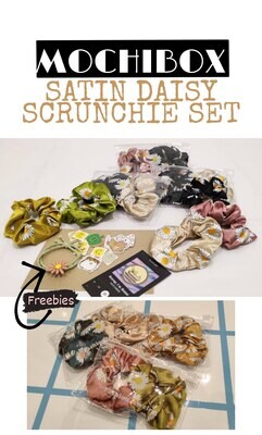 MOCHIBOX Satin Daisy Scrunchie Set