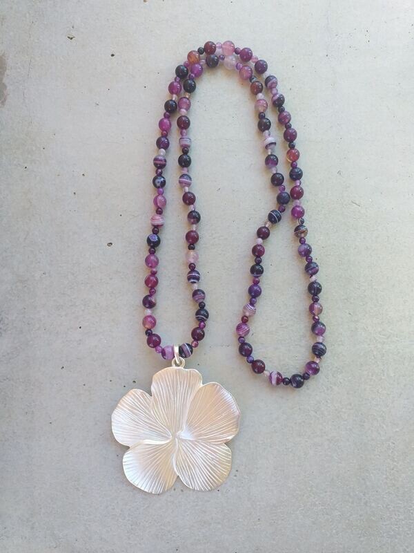 Collar flor de agatas