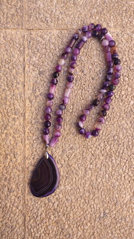 Collar de agatas Morado