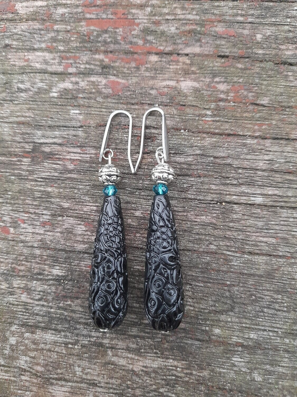 Pendientes lágrima negros
