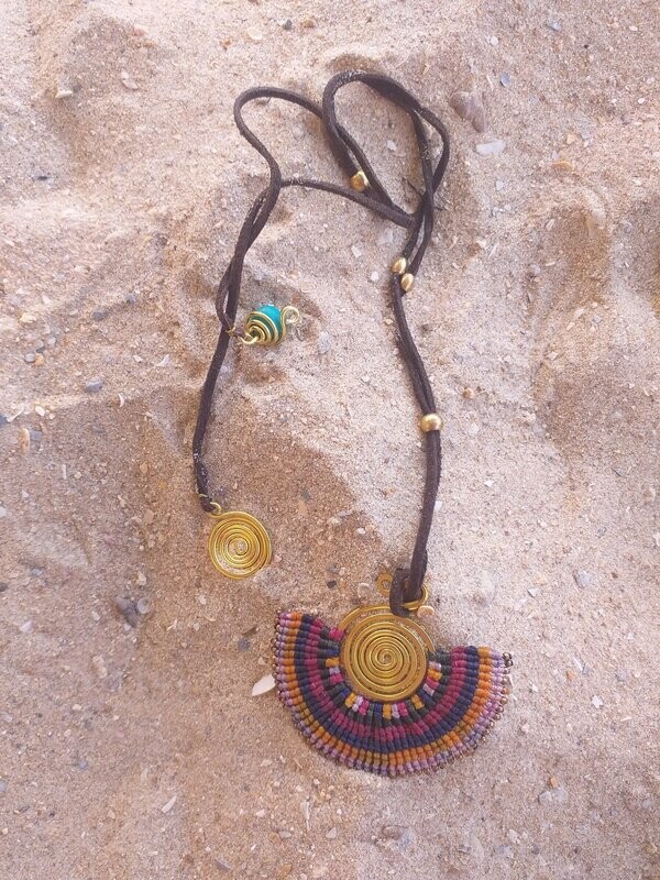 Collar cuzco de macramé