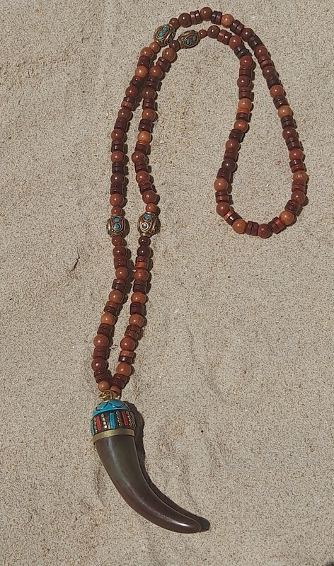 Collar colmillo
