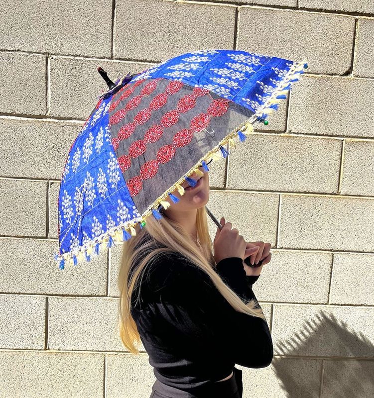 Parasol bordado