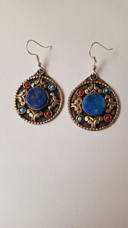 Pendientes afganos lapislazuli redondos