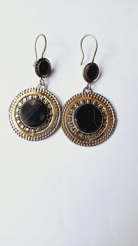 Pendientes afganos onix