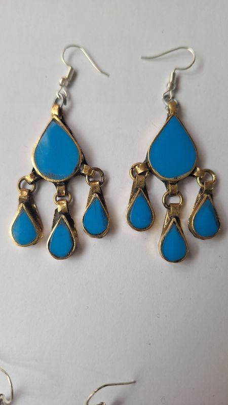 Pendientes afganos azules