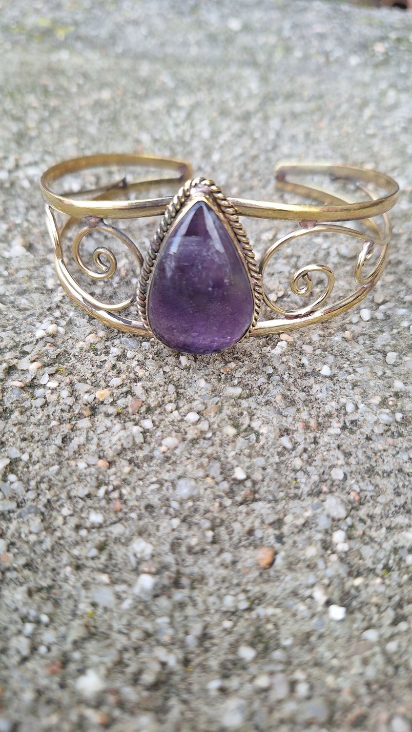 Brazalete dorado amatista