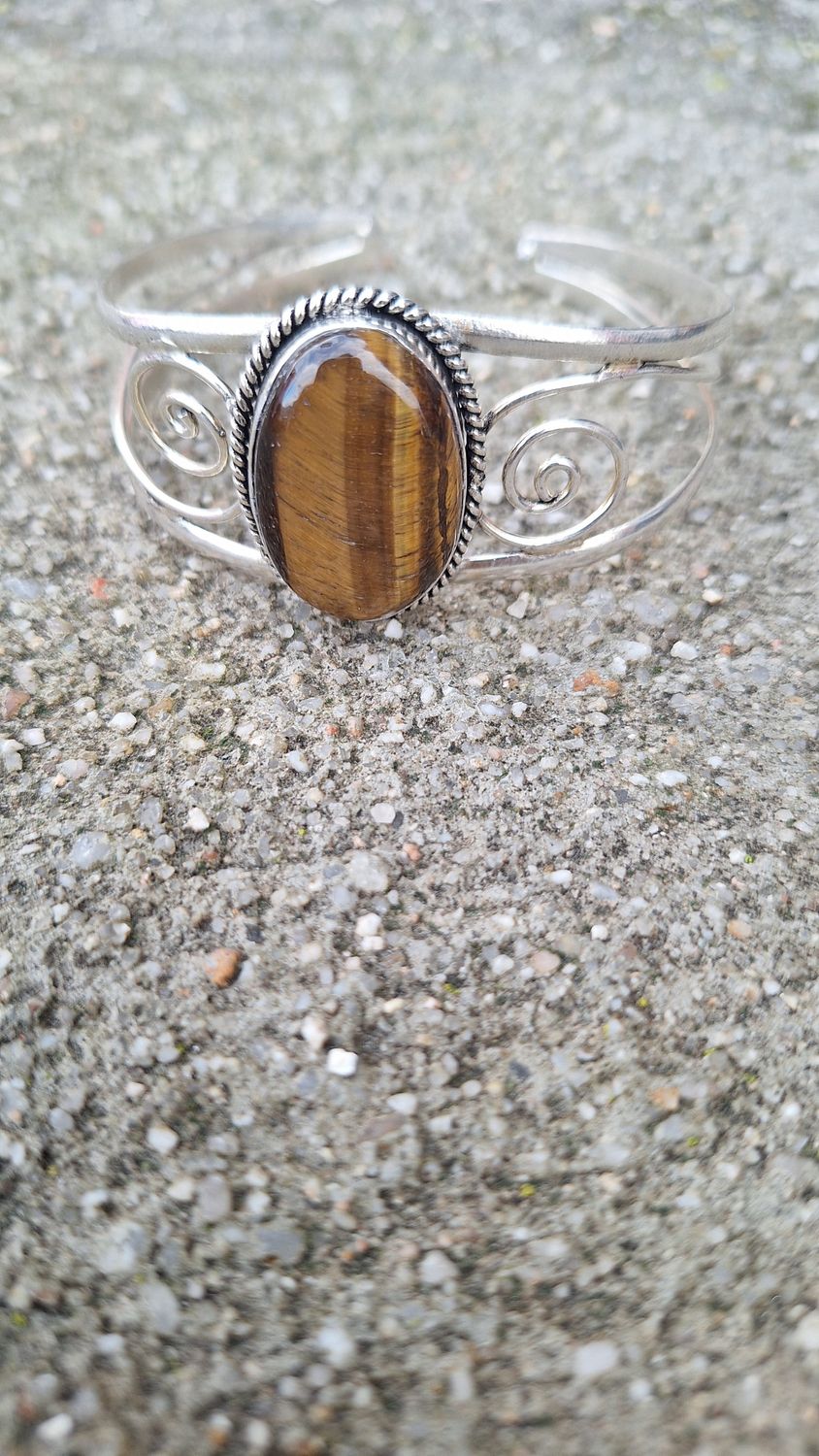 Brazalete plateado ojo de tigre