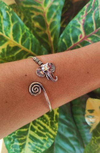 Brazalete con elefante de la suerte
