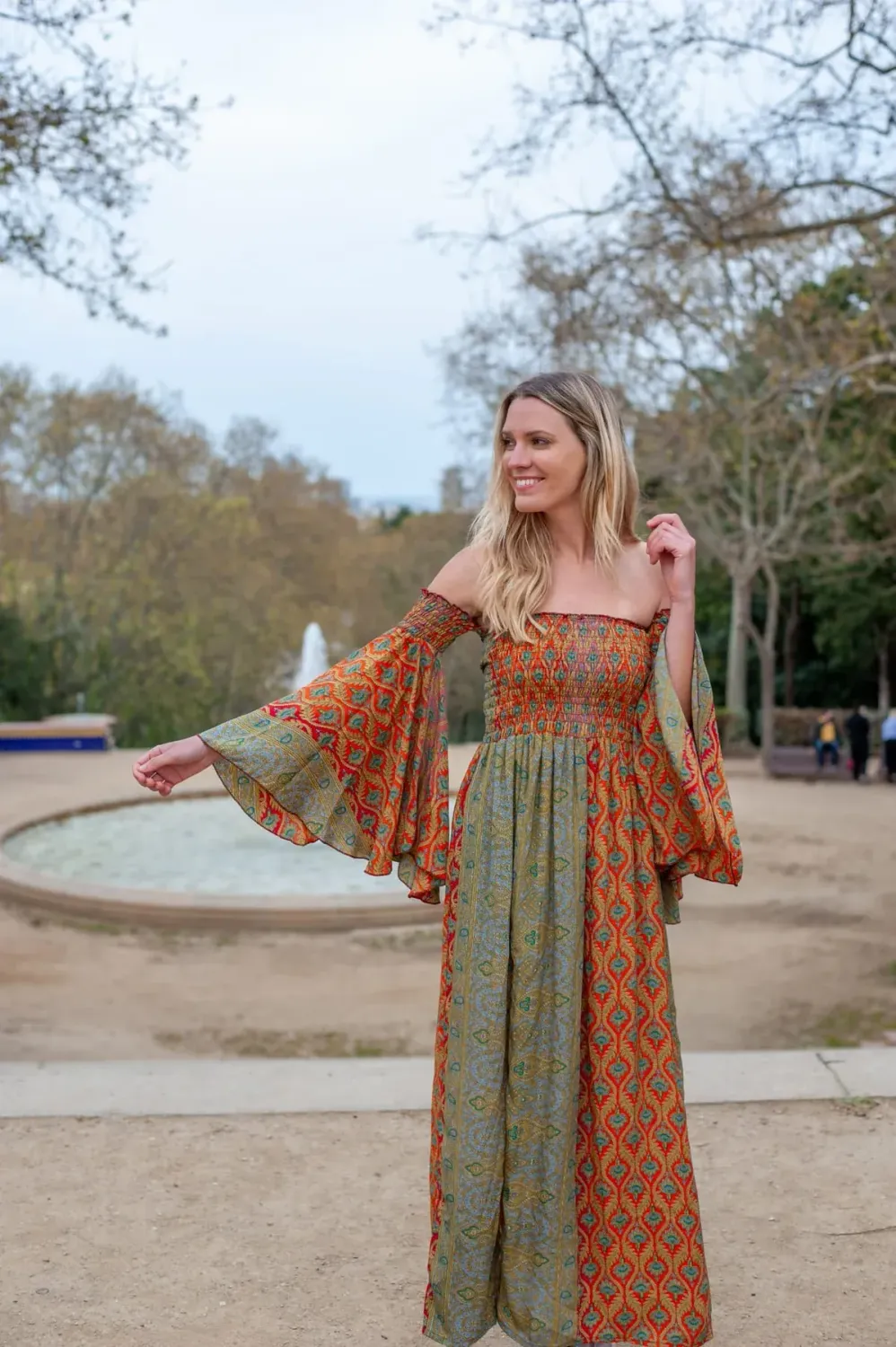 Vestido Seda Goma Pecho Manga Trompeta