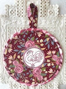 45825 Rooster Trivet pattern $10