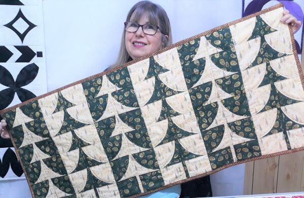 Make Mini Trees Table Runner online class