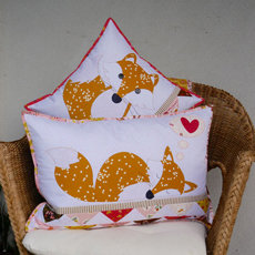 46258 Foxies Cushions Pattern $18