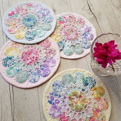 43914lg Sherbet Daisy Doily Creative Card $8
