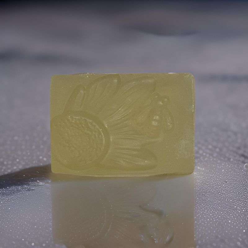 Large Honey B Moisturizing Shampoo Bar