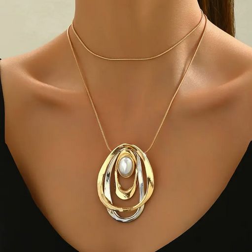 Elegant and Simple Alloy Pendant Necklace with Geometric Layered Design