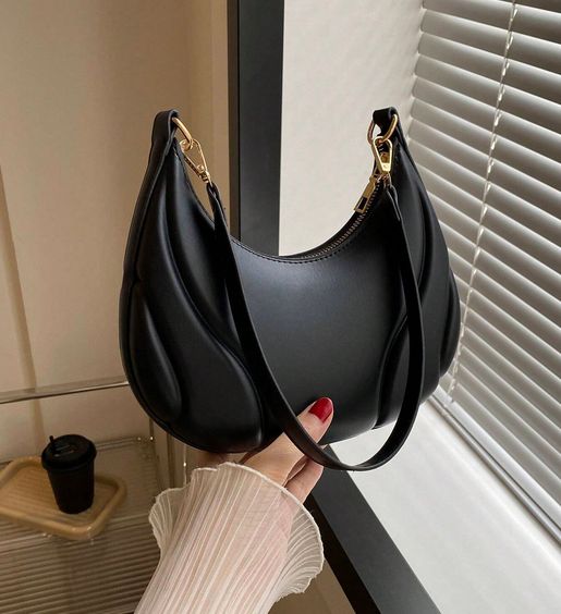 Elegant Crescent Zipper Shoulder Bag