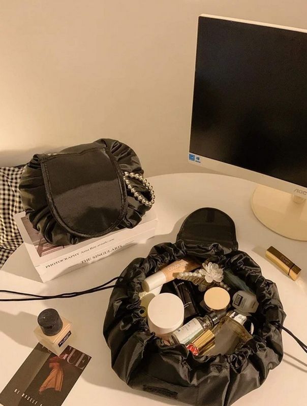 Cosmetic &amp; Makeup Bag Organizer