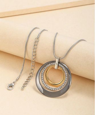 Circle Rhinestone Pendant Necklace