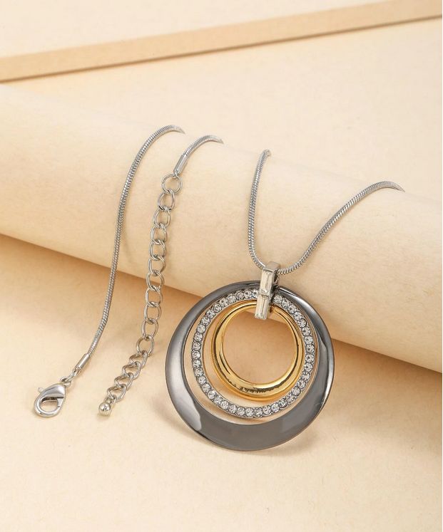Circle Rhinestone Pendant Necklace