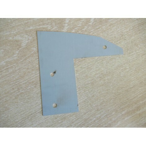 Rear Wheel Arch Support Bracket M530 (Pair)