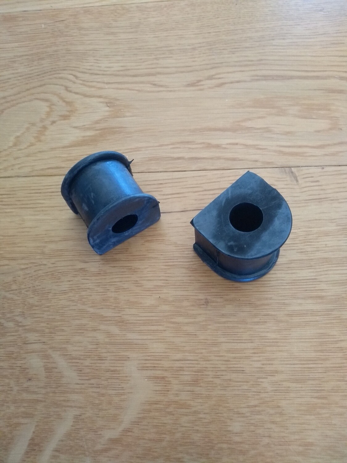 Pair Front or Rear Anti-Roll Bar Bushes M530