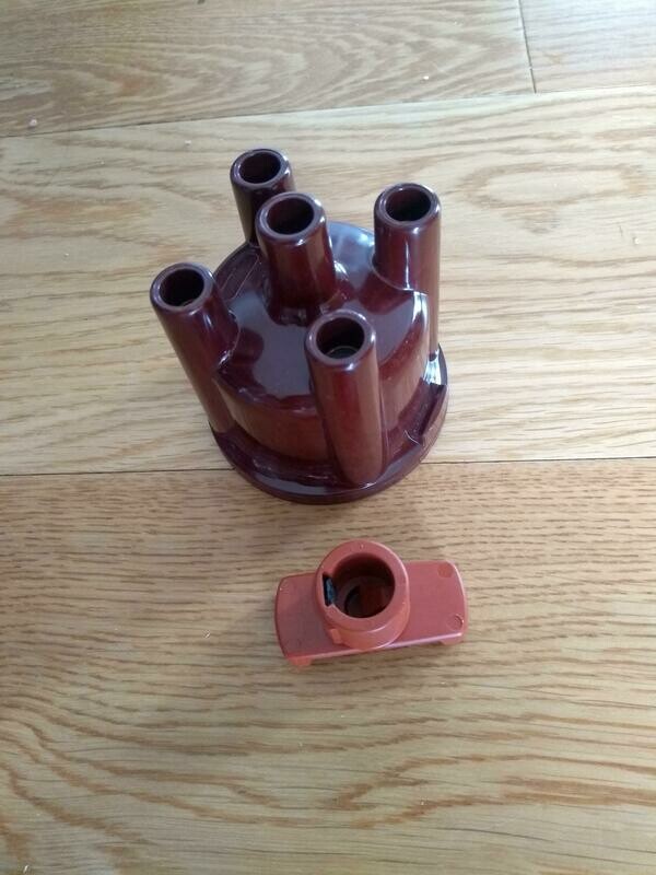 M530 Distributor Cap and Rotor Arm