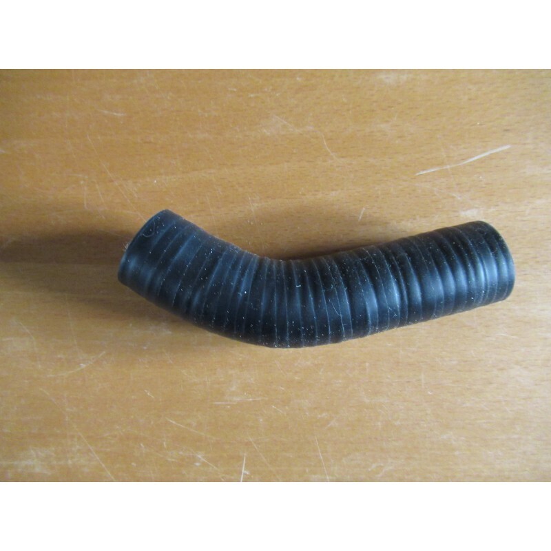 Oil Vapour Hose to Air Filter M530 1969&gt;