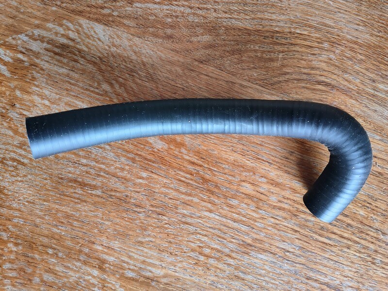 Cam cover to Degas Filter Hose Murena 2.2