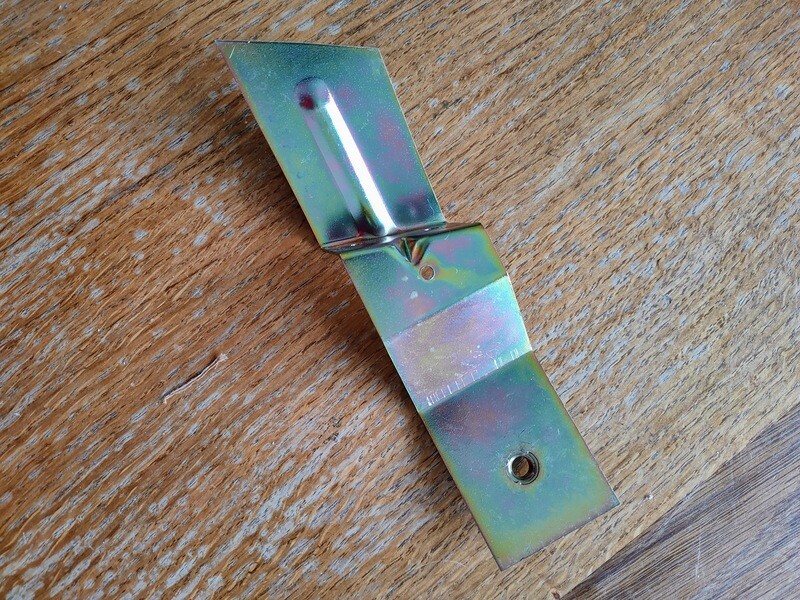 Front Wing Left Side Bracket Murena