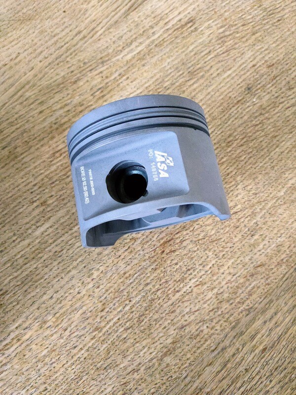 Set of 4 Wiseco Forged Pistons 136.50mm Set of 4 Wiseco Forged Pistons 136.50mm