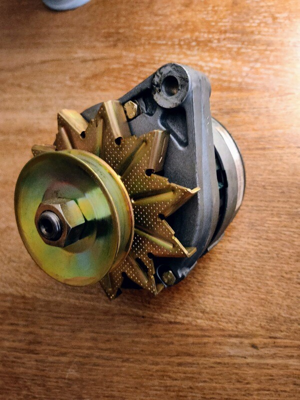 Alternator for Bagheera with external regulator