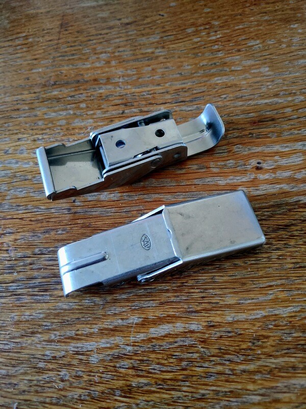 Over Centre Clips for Engine Cover M530 (Pair)
