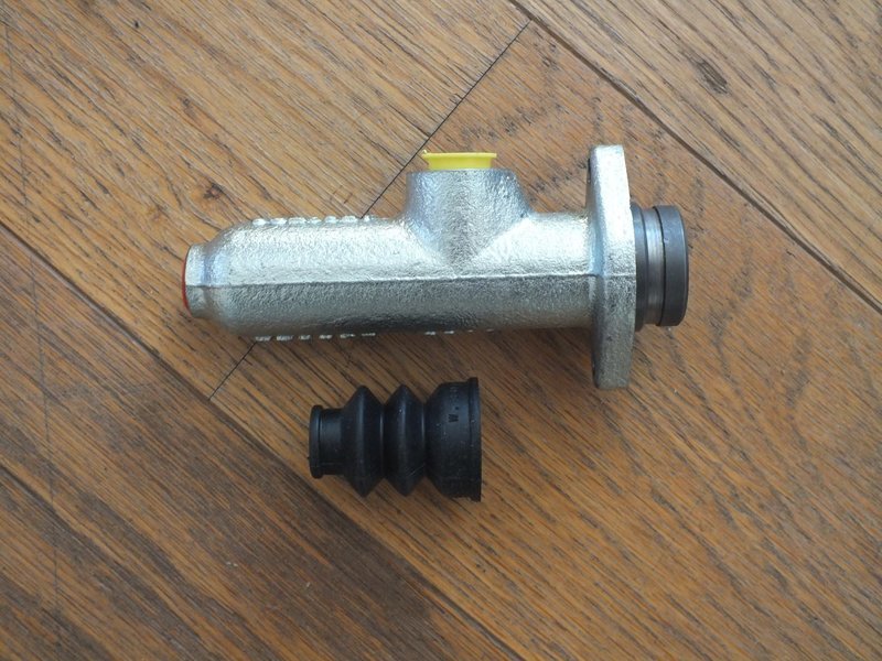 M530 Brake Master Cylinder with Banjo Bolt