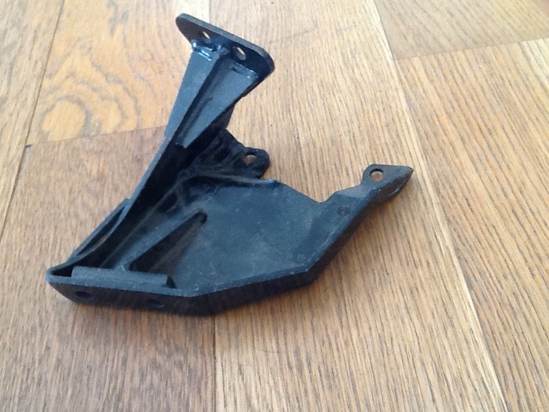 Engine Mount Bracket Murena 1.6