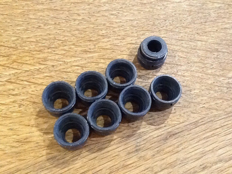 Valve Stem Oil Seals 1.6, Set of 8
