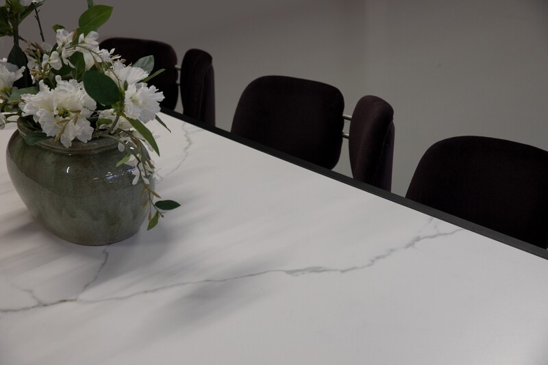 Keramische Eettafel Rechthoekig Statuario in mat wit 220x100x75cm