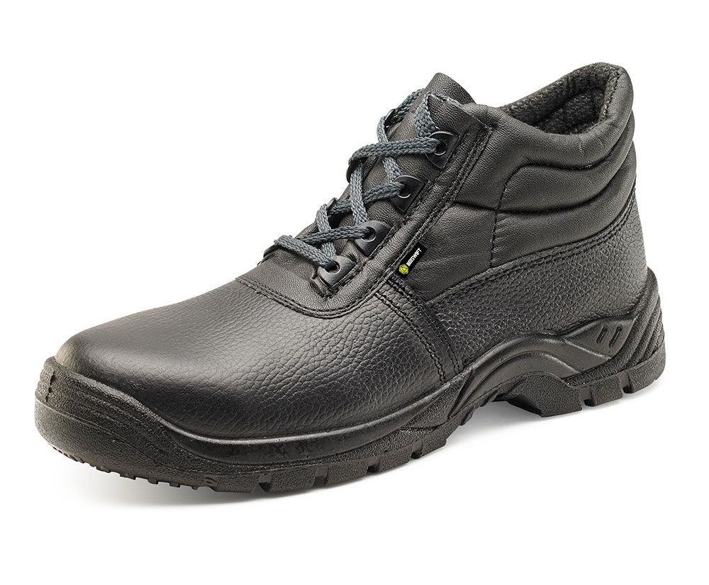 Non Metallic Chukka Boot Black
