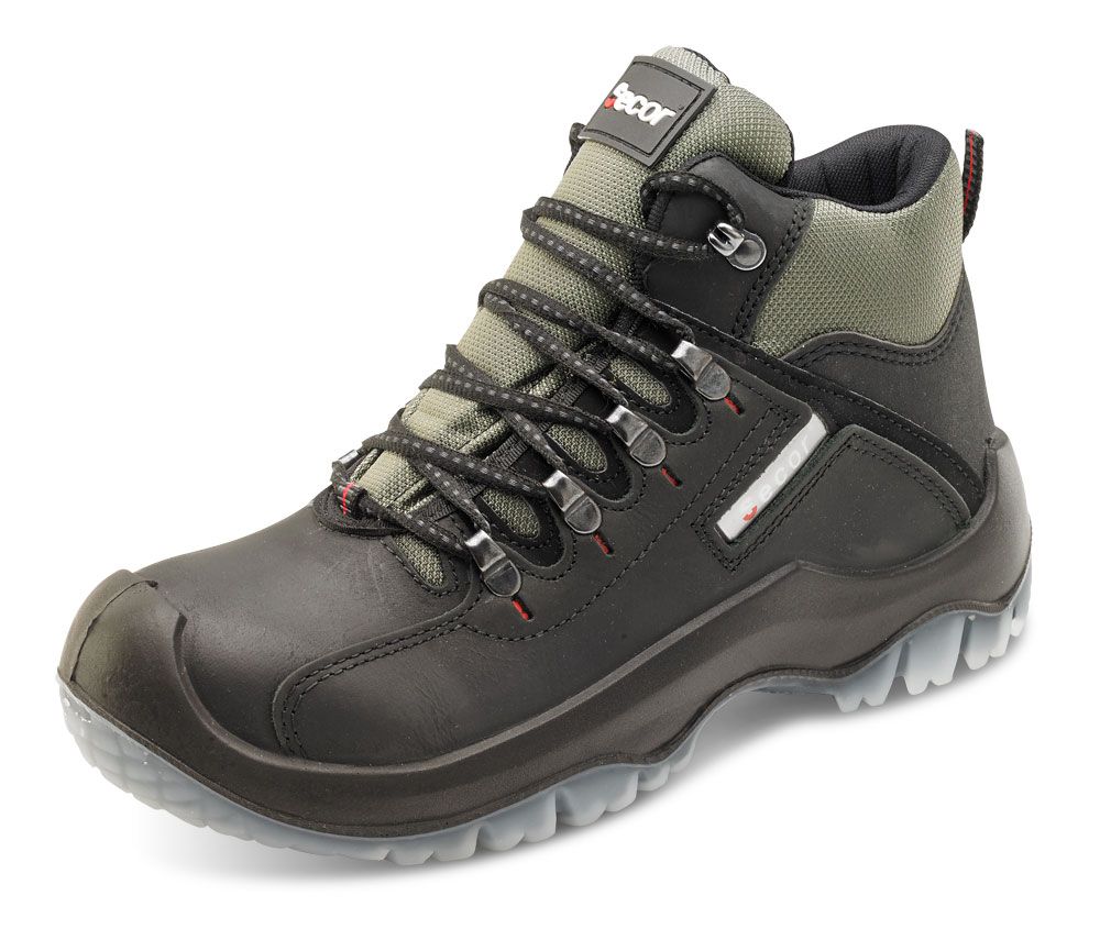 Traxion Boot Black