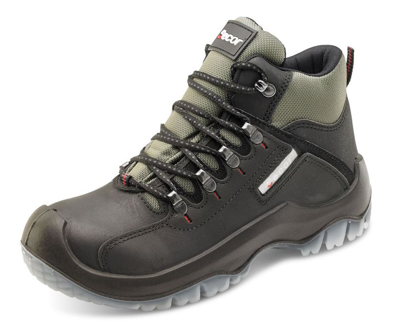 Traxion Boot Black