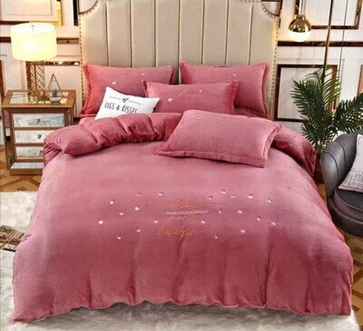 Embroided Fleece Comforter Set (Queen)