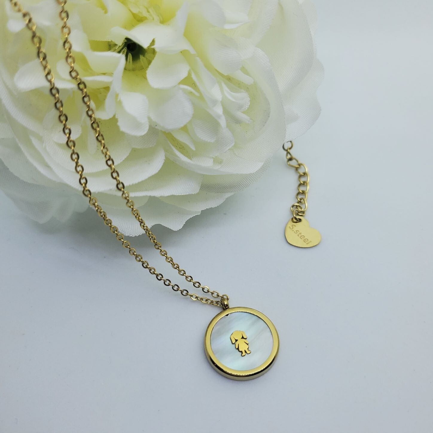 Necklace Children, Figure: Girl, Côr: Dourado