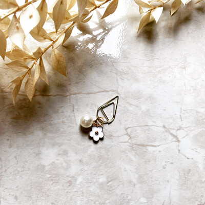 Pearl &amp; White Flower - Bookmark Planner Charm (Small)