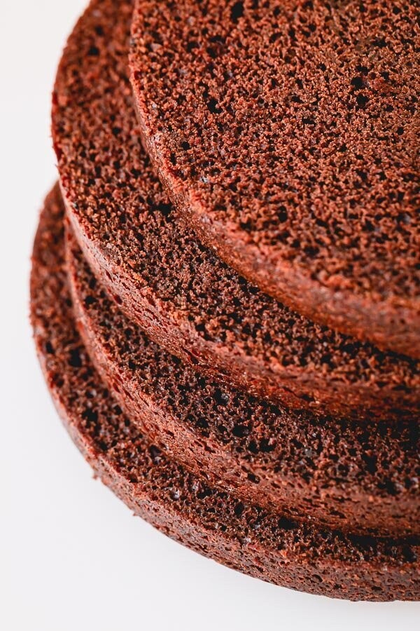 8" Round Chocolate Sponge 1 tray ( 7 rounds) E2