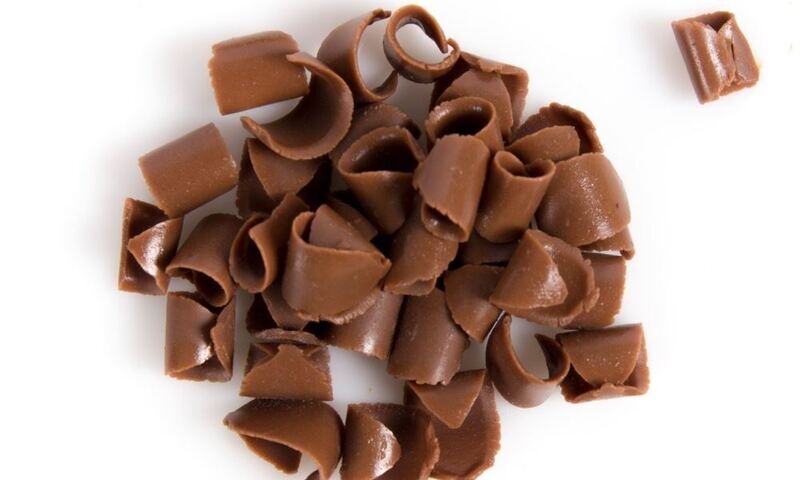 Milk chocolate curls