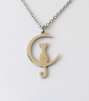"Chic & Simple -Moon cat" Silver Color Necklace