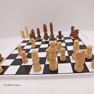 Kompaktes Schach- und Dame- Brettspiel aus Holz