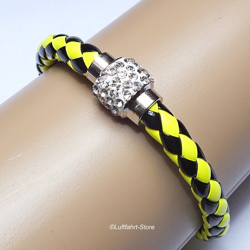 Geflochtenes Armband mit Magnetverschluss und Strass Geflochtenes Armband mit Magnetverschluss und Strass