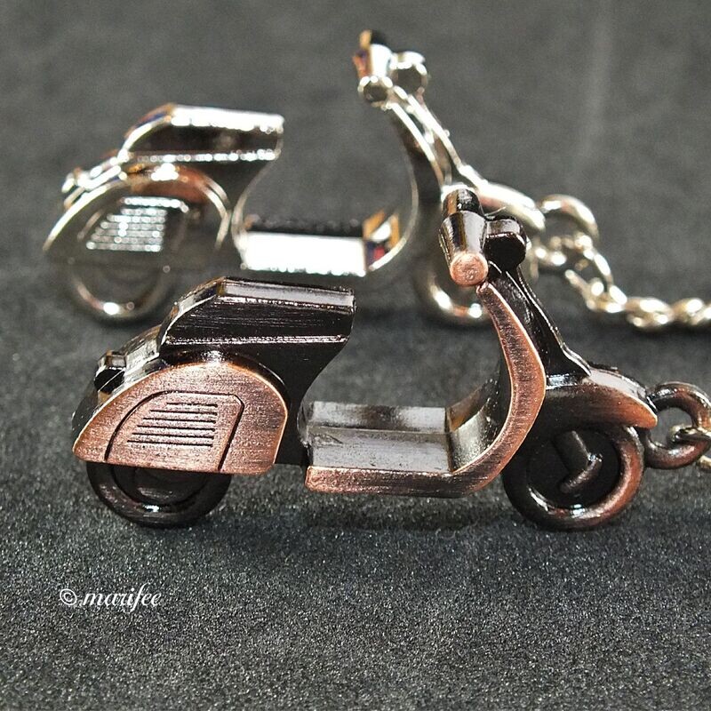 Schlüsselanhänger Vespa-Motorroller, 3D, bronzefarben Schlüsselanhänger Vespa-Motorroller, 3D, bronzefarben